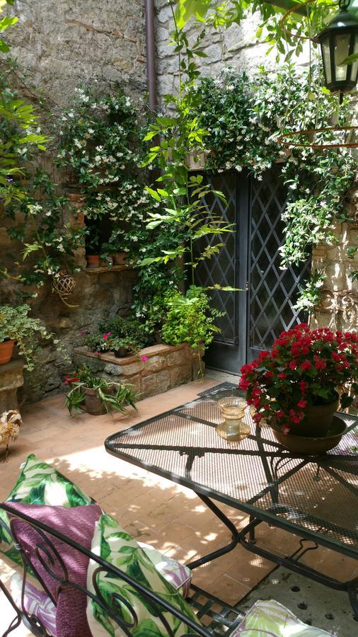 La Locanda Del Riccio Viterbo Exterior photo